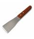 Kratzer mit Holzgriff